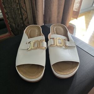 Source Unknown White Slip-On Mules with Gold Buckle